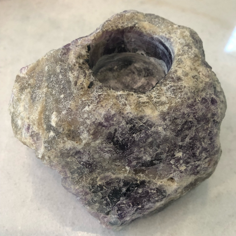 🪷 Natural Ruff Amethyst Candle Holder
